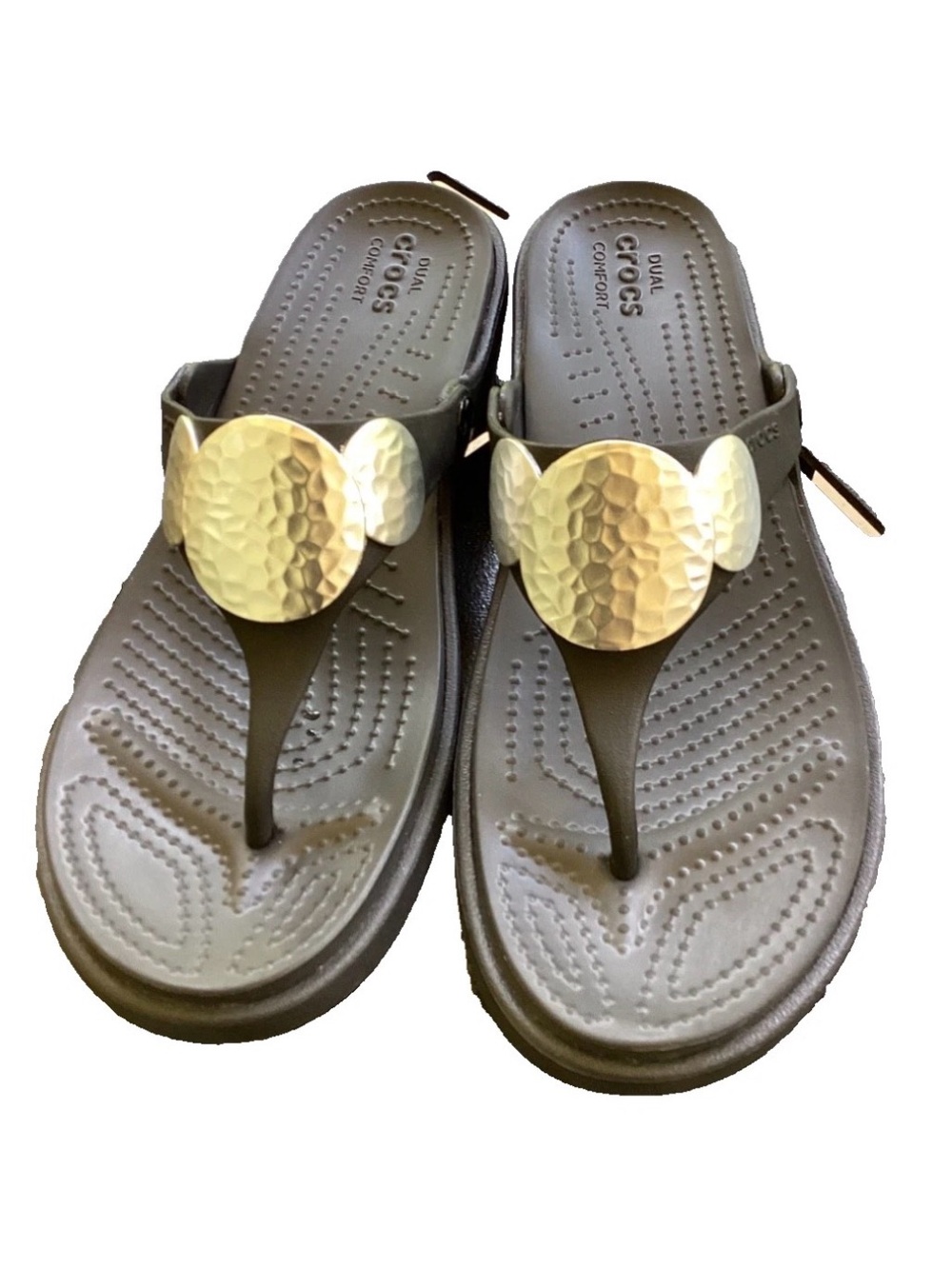 Crocs Sanrah Wedge Sandals Sz. 9 Black Thong w Hammered Silver Accents